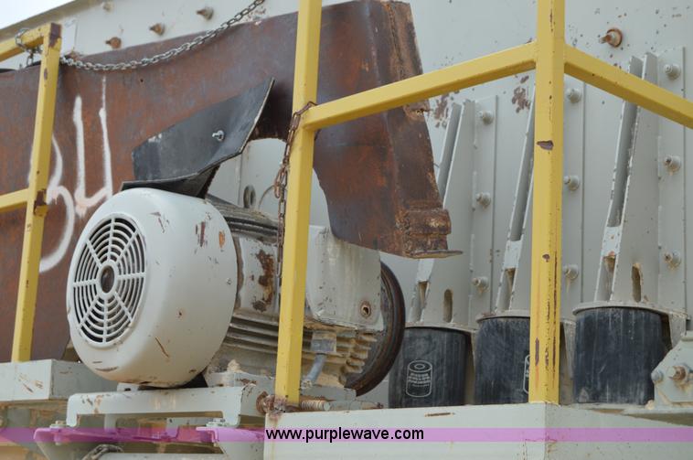 image for item H2970 1979 Cedarapids 7203-38 portable screening plant