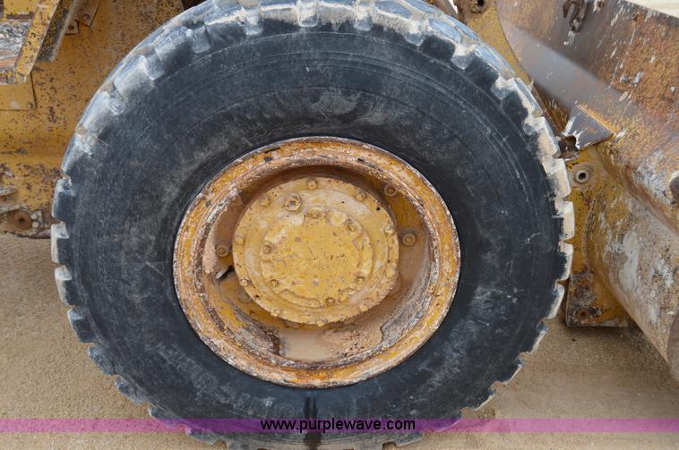 image for item H2975 1970 Caterpillar 930 wheel loader