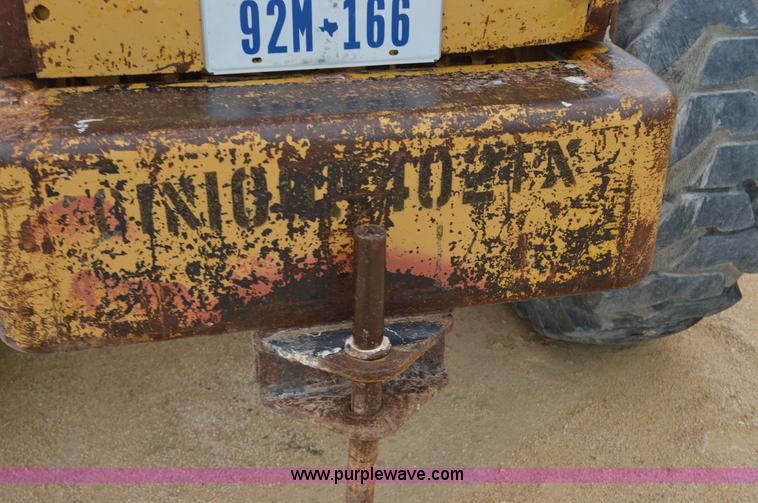 image for item H2975 1970 Caterpillar 930 wheel loader