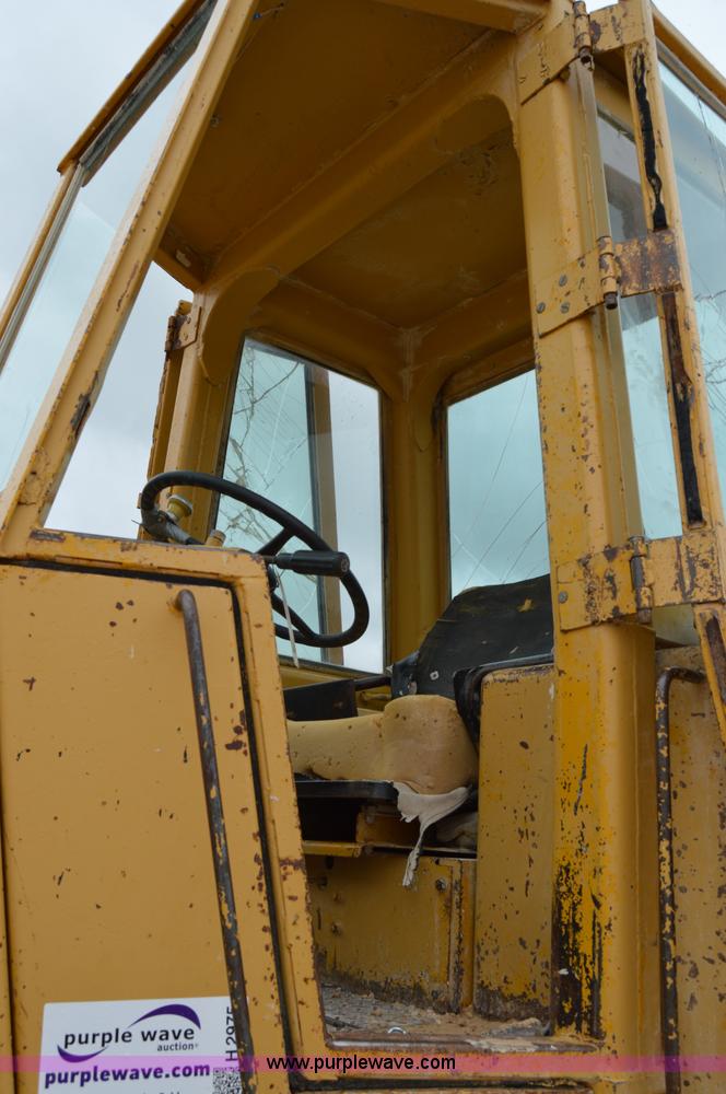 image for item H2975 1970 Caterpillar 930 wheel loader