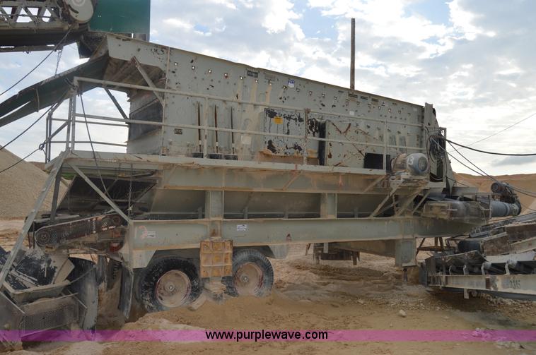 image for item H2976 1979 Cedarapids FSG-7203-38 portable screening plant