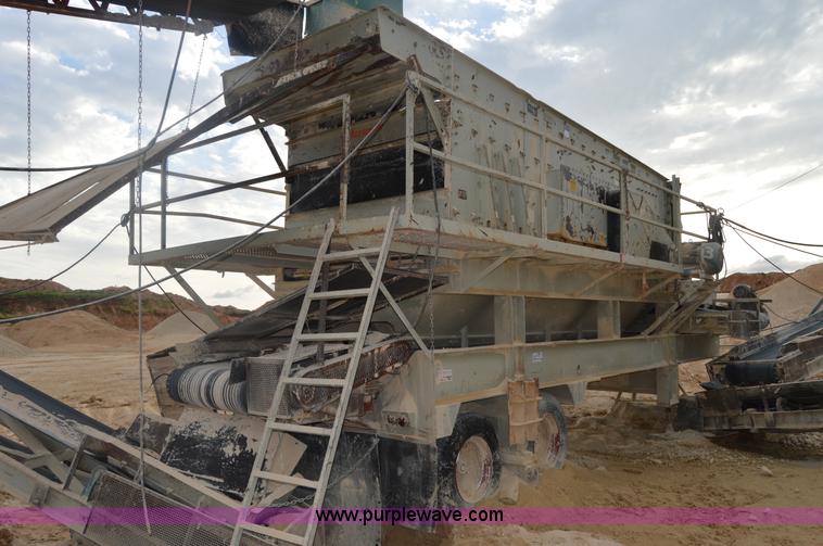 image for item H2976 1979 Cedarapids FSG-7203-38 portable screening plant