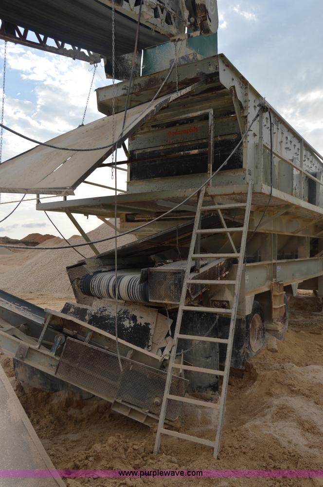 image for item H2976 1979 Cedarapids FSG-7203-38 portable screening plant