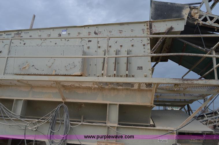 image for item H2976 1979 Cedarapids FSG-7203-38 portable screening plant