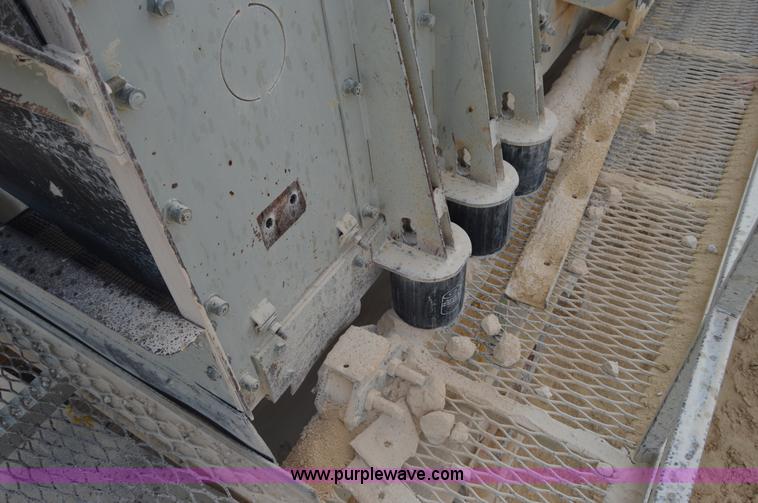 image for item H2976 1979 Cedarapids FSG-7203-38 portable screening plant