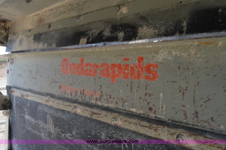 image for item H2976 1979 Cedarapids FSG-7203-38 portable screening plant