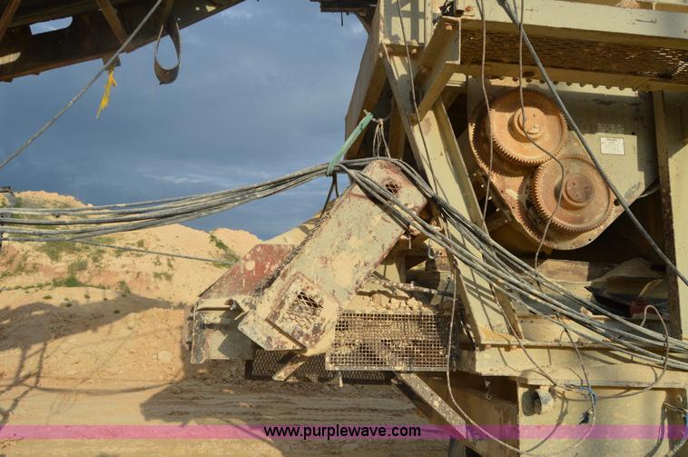 image for item H2977 1997 Cedarapids 5048 HSI crusher