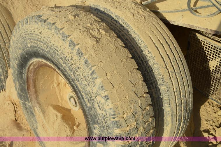 image for item H2977 1997 Cedarapids 5048 HSI crusher