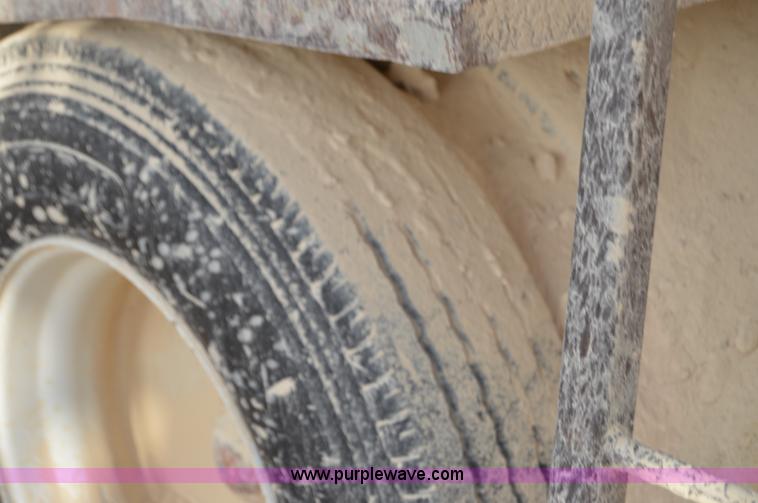 image for item H2977 1997 Cedarapids 5048 HSI crusher