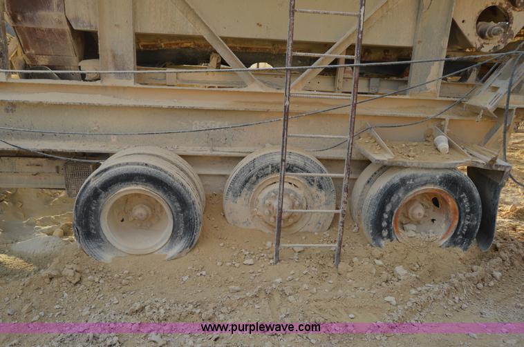 image for item H2977 1997 Cedarapids 5048 HSI crusher