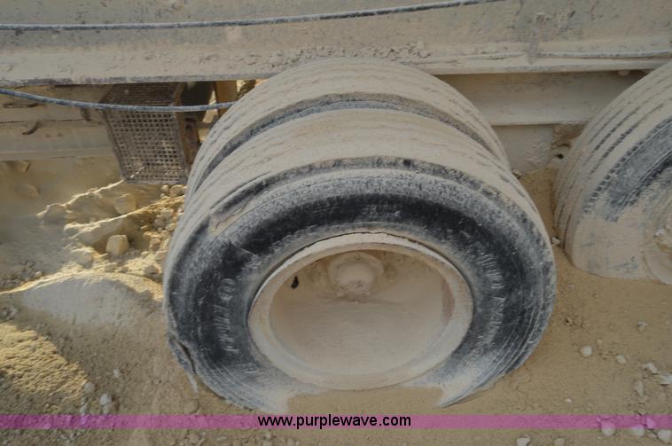 image for item H2977 1997 Cedarapids 5048 HSI crusher