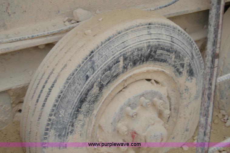 image for item H2977 1997 Cedarapids 5048 HSI crusher