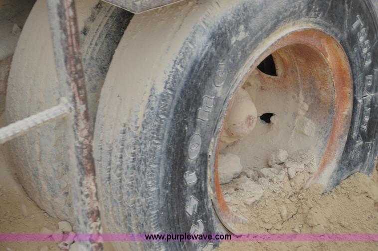 image for item H2977 1997 Cedarapids 5048 HSI crusher