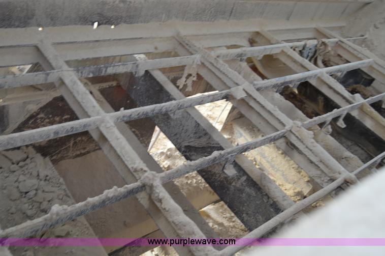 image for item H2977 1997 Cedarapids 5048 HSI crusher