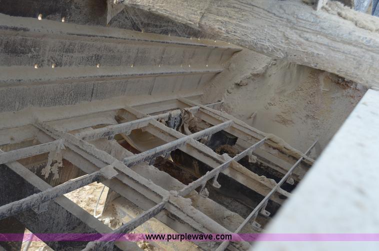 image for item H2977 1997 Cedarapids 5048 HSI crusher