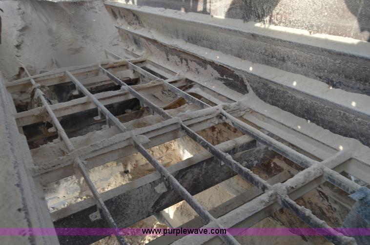 image for item H2977 1997 Cedarapids 5048 HSI crusher