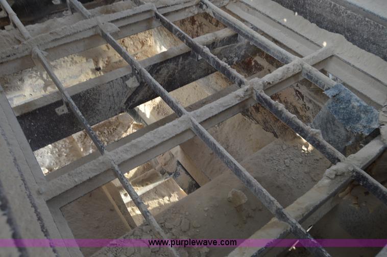 image for item H2977 1997 Cedarapids 5048 HSI crusher