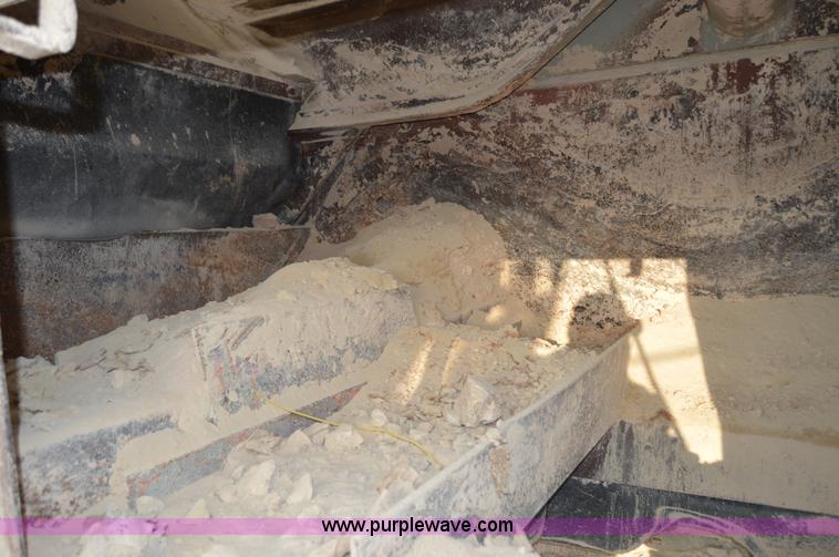 image for item H2977 1997 Cedarapids 5048 HSI crusher