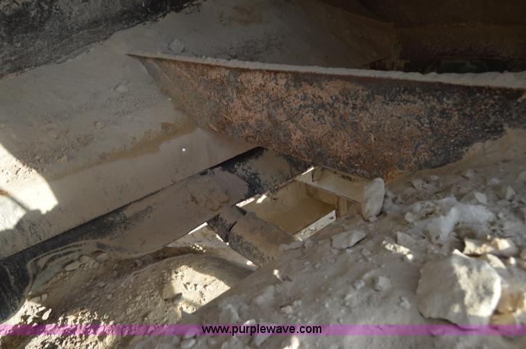 image for item H2977 1997 Cedarapids 5048 HSI crusher