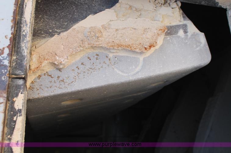 image for item H2977 1997 Cedarapids 5048 HSI crusher