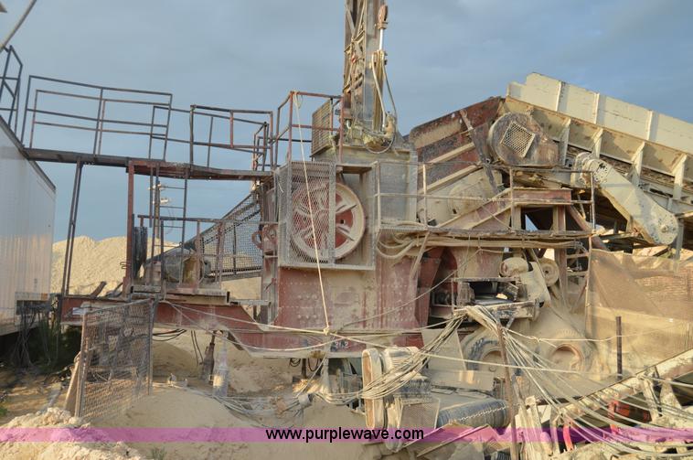 image for item H2978 1956 Pioneer 3042 jaw crusher