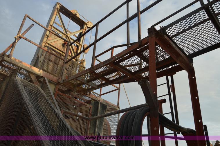 image for item H2978 1956 Pioneer 3042 jaw crusher