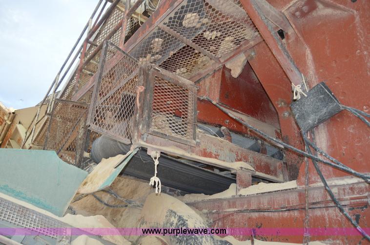 image for item H2978 1956 Pioneer 3042 jaw crusher
