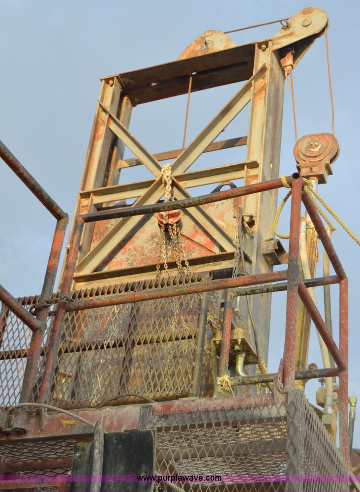 image for item H2978 1956 Pioneer 3042 jaw crusher