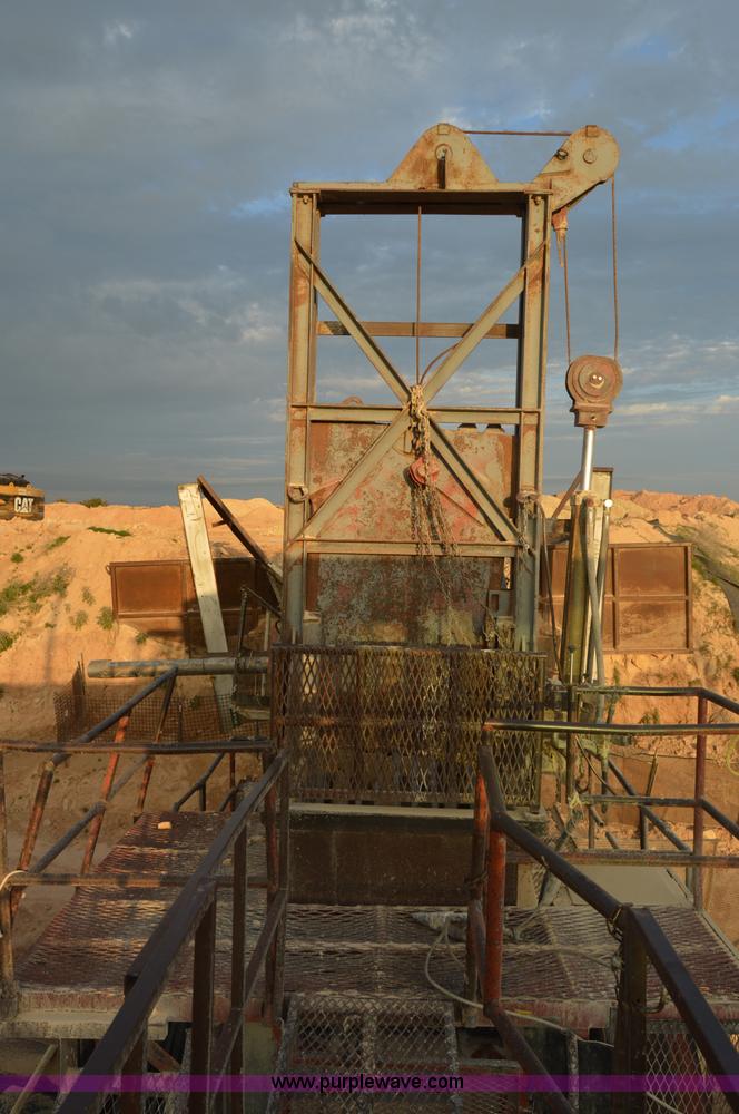 image for item H2978 1956 Pioneer 3042 jaw crusher