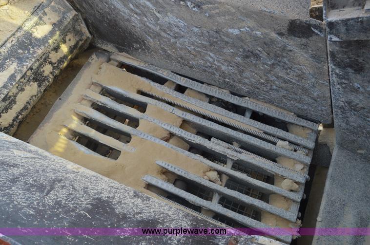 image for item H2978 1956 Pioneer 3042 jaw crusher