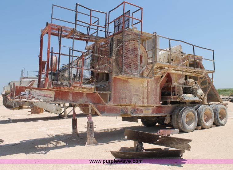 image for item H2978 1956 Pioneer 3042 jaw crusher