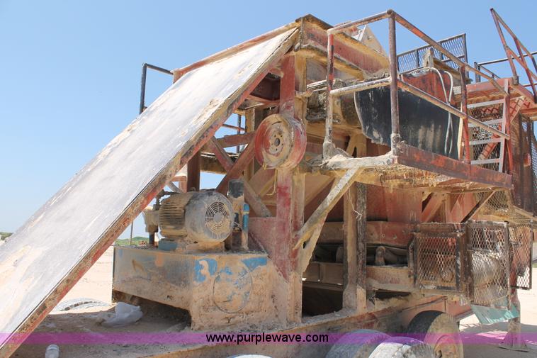 image for item H2978 1956 Pioneer 3042 jaw crusher