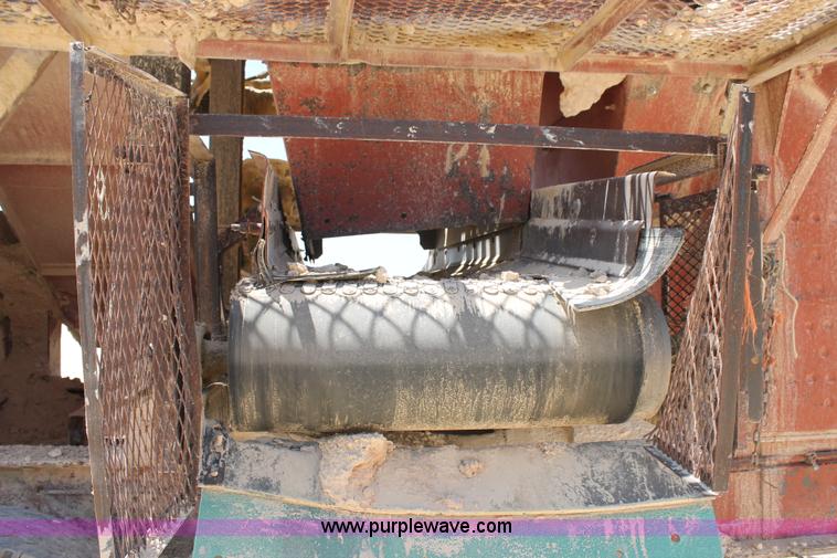 image for item H2978 1956 Pioneer 3042 jaw crusher