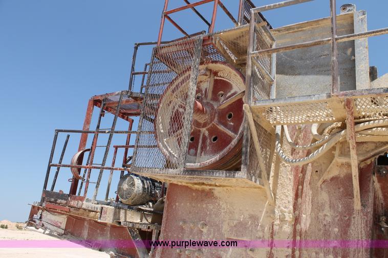 image for item H2978 1956 Pioneer 3042 jaw crusher