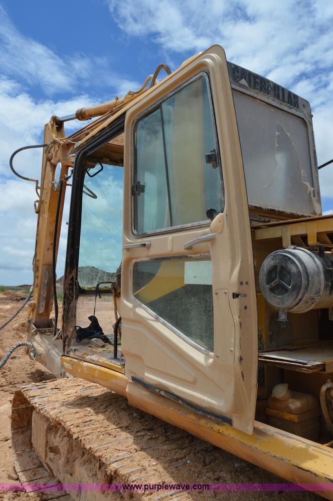 image for item H2980 2000 Caterpillar 318BL excavator