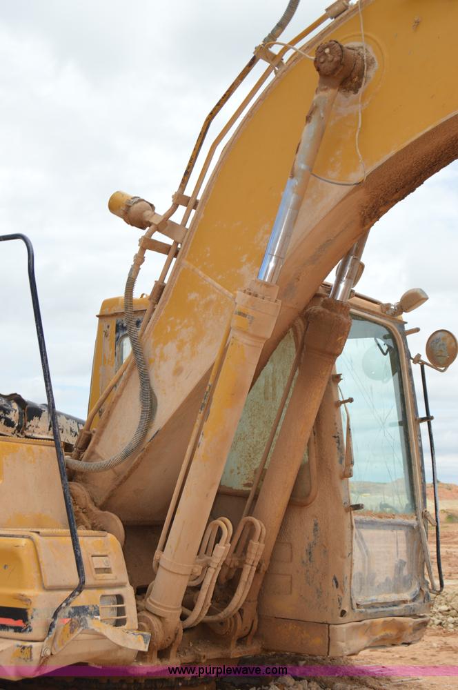image for item H2980 2000 Caterpillar 318BL excavator