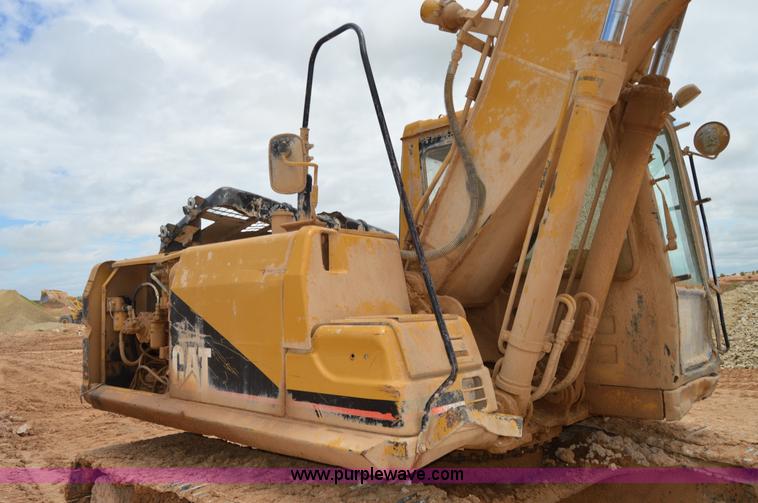 image for item H2980 2000 Caterpillar 318BL excavator