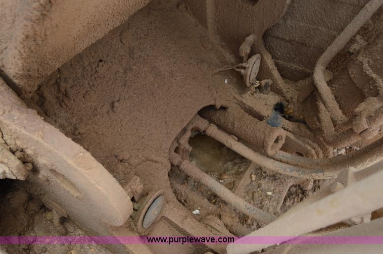 image for item H2980 2000 Caterpillar 318BL excavator