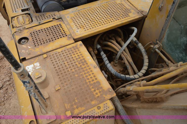 image for item H2980 2000 Caterpillar 318BL excavator