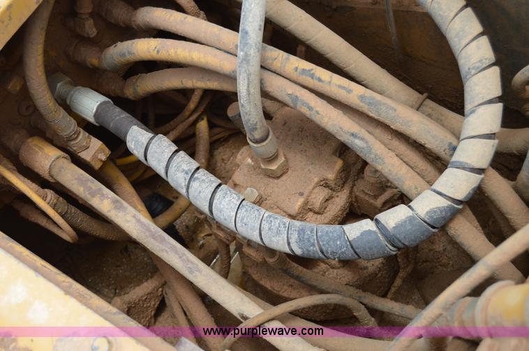 image for item H2980 2000 Caterpillar 318BL excavator