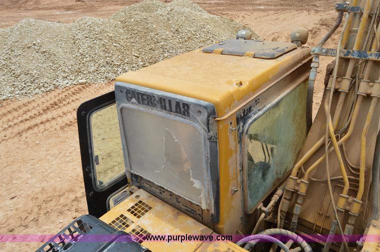 image for item H2980 2000 Caterpillar 318BL excavator