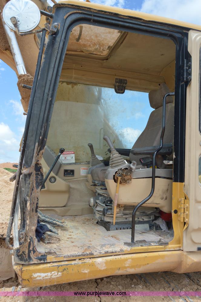 image for item H2980 2000 Caterpillar 318BL excavator