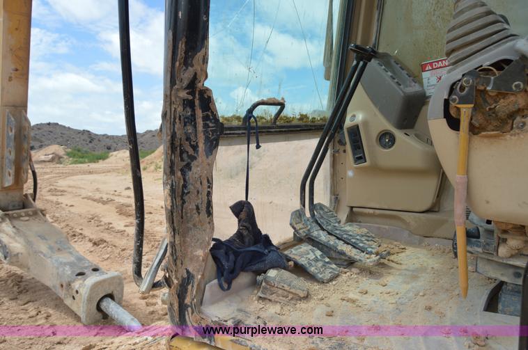 image for item H2980 2000 Caterpillar 318BL excavator