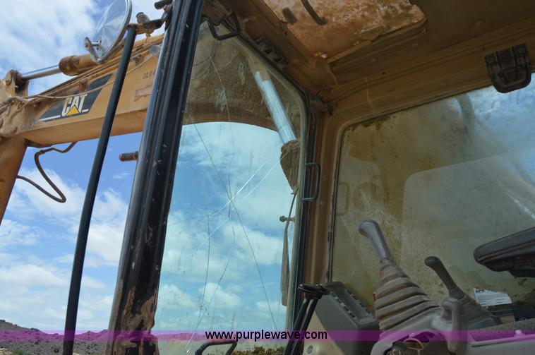 image for item H2980 2000 Caterpillar 318BL excavator