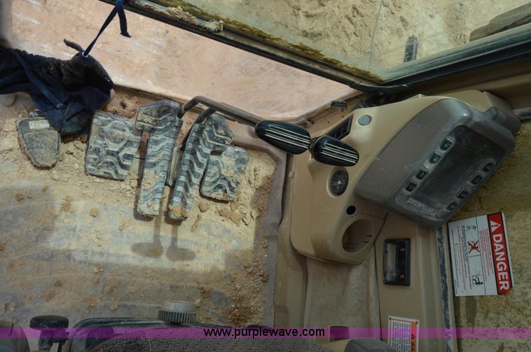 image for item H2980 2000 Caterpillar 318BL excavator