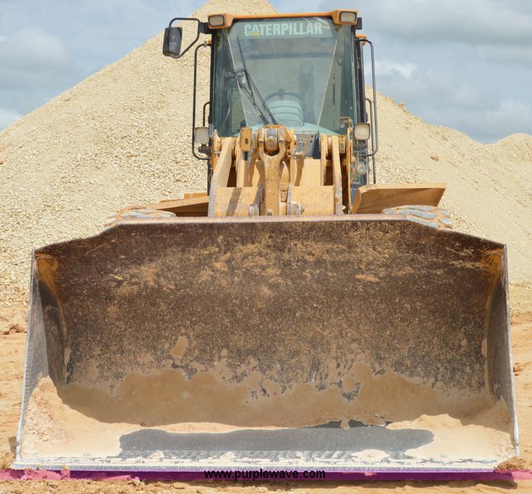 image for item H2982 1999 Caterpillar 938G wheel loader