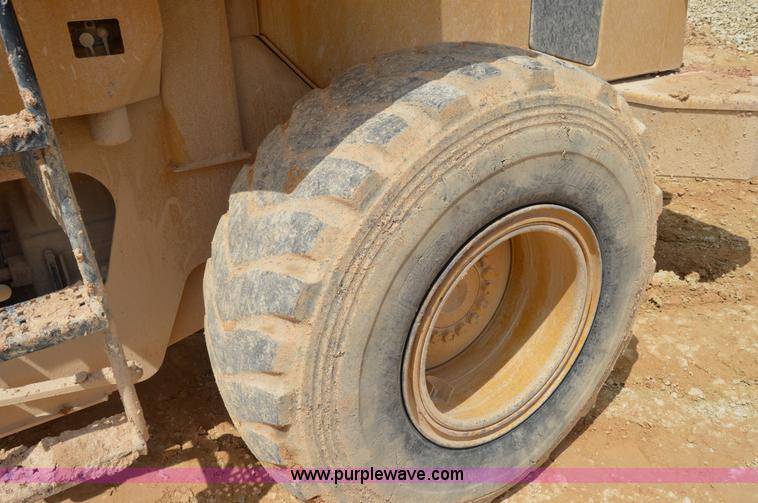 image for item H2982 1999 Caterpillar 938G wheel loader