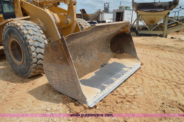 image for item H2982 1999 Caterpillar 938G wheel loader