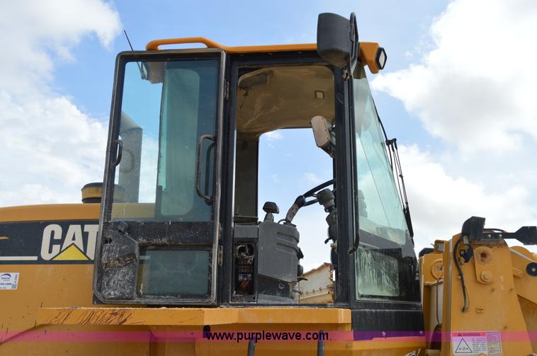 image for item H2982 1999 Caterpillar 938G wheel loader