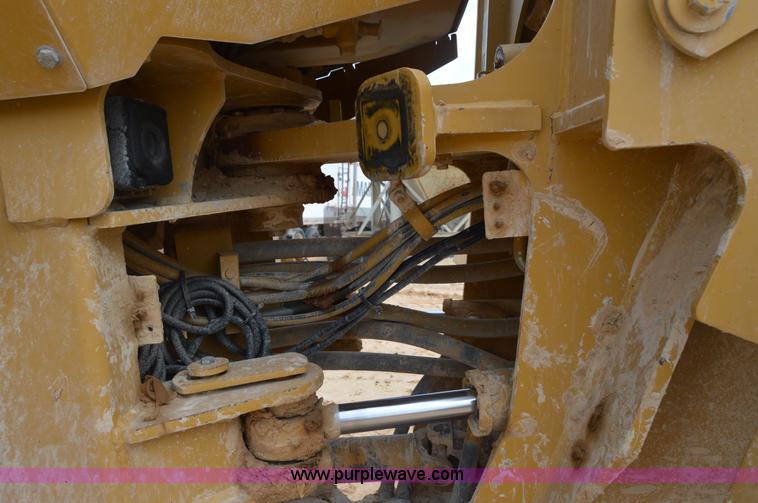 image for item H2982 1999 Caterpillar 938G wheel loader
